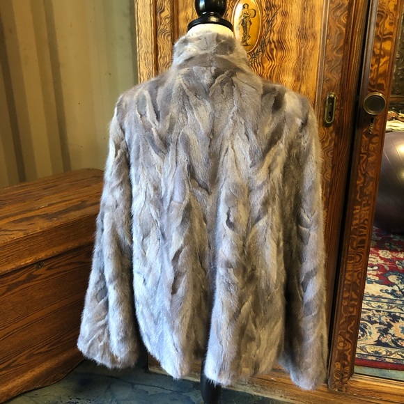 Gorgeous lavender/grey mink coat - Picture 2 of 6